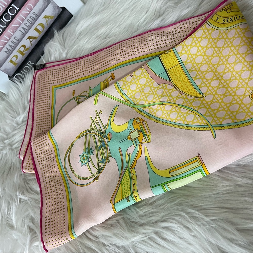 Hermès Les Voitures A Ransformation Silk Scarf. - Picture 12 of 14